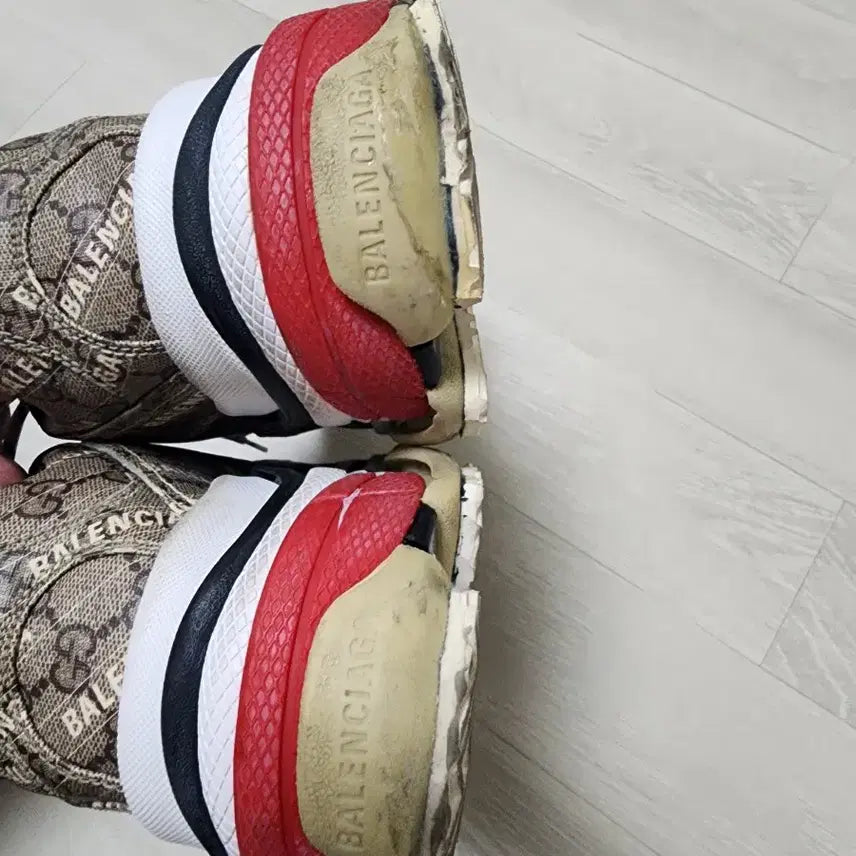 [BUNJANG] Gucci x Balenciaga Triple S Sneakers / 구찌x발렌시아가 트리플S 스니커즈 43사이즈 (280)