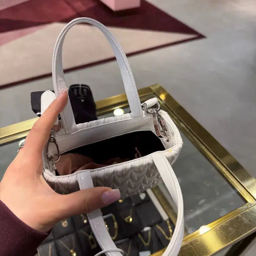 [BUNJANG] Miu Miu White Mini Matelassé 2WAY Bag / 미우미우 화이트 미니 마테라쎄 2WAY백