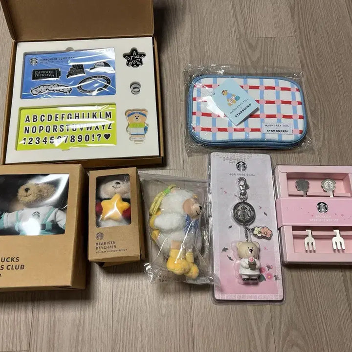 [BUNJANG] Starbucks Bearista Keychains and Accessories Bundle Set / 미사용 스타벅스 굿즈 베어리스타 키링 파우치 등 7종