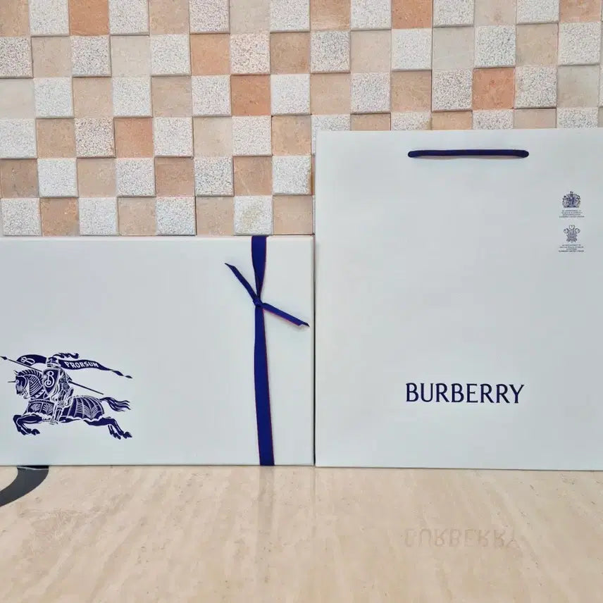 [BUNJANG] Burberry Gift Set / [백화점정품]버버리 박스+쇼핑백+리본+속지 풀구성품,버버리 가방,버버리