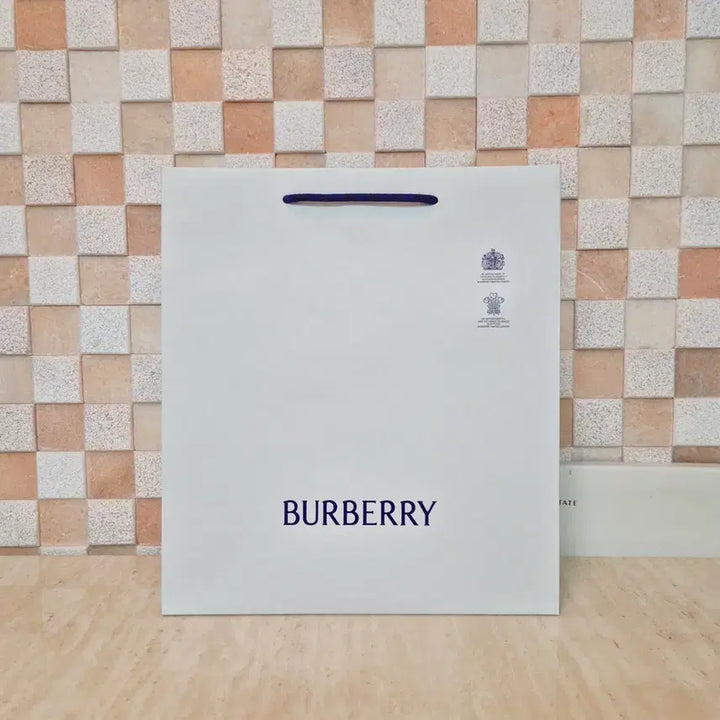 [BUNJANG] Burberry Gift Set / [백화점정품]버버리 박스+쇼핑백+리본+속지 풀구성품,버버리 가방,버버리