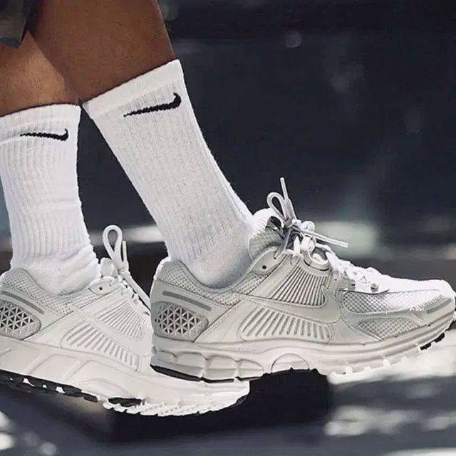 [BUNJANG] Nike Vomero 5 Vast Grey 2023 Sneakers / [305]보메로5 바스트그레이 2023 BV1358-001