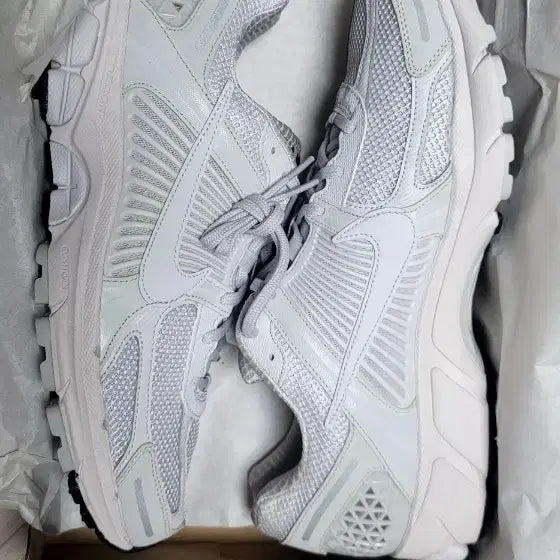 [BUNJANG] Nike Vomero 5 Vast Grey 2023 Sneakers / [305]보메로5 바스트그레이 2023 BV1358-001