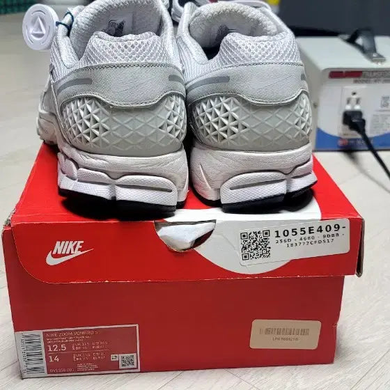 [BUNJANG] Nike Vomero 5 Vast Grey 2023 Sneakers / [305]보메로5 바스트그레이 2023 BV1358-001