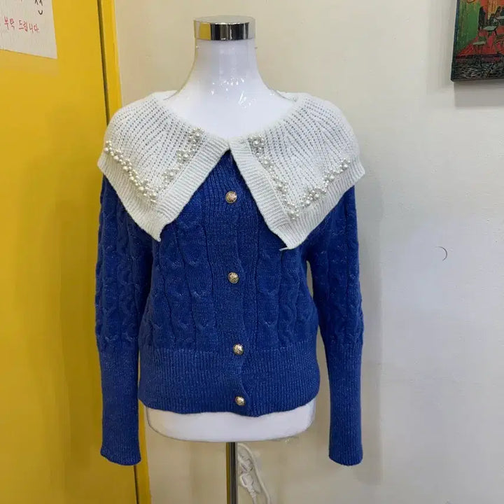 [BUNJANG] Sailor Collar Cable Knit Cardigan / 진주 세일러카라 블루 케이블 니트 가디건 | 골드버튼 포인트