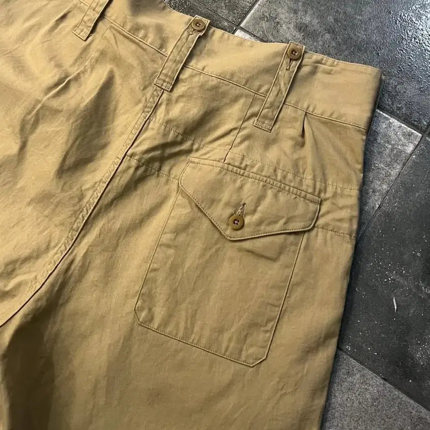 [BUNJANG] Nigel Cabourn Gurkha Shorts / 20ss 나이젤 카본 메인라인 구르카 쇼츠