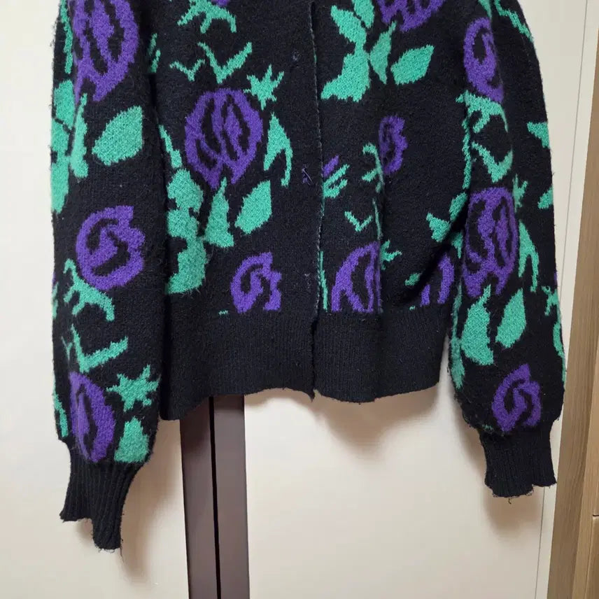 [BUNJANG] Vintage Black Rose Pattern Cardigan / 블랙 장미 패턴 빈티지 가디건
