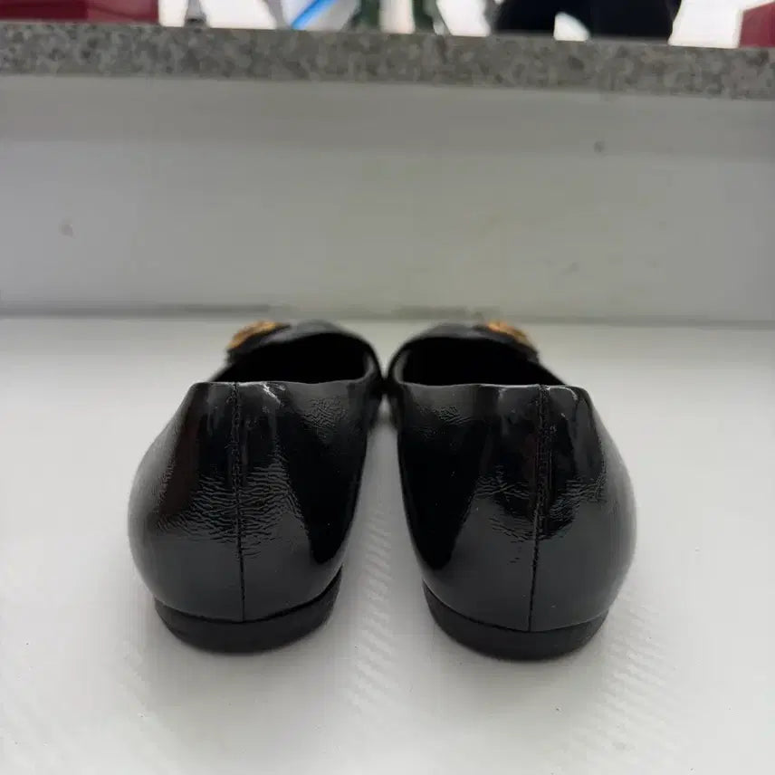 [BUNJANG] Gucci Patent Leather Flat Shoes / 정품) 구찌 블랙 페이턴트 가죽 플랫슈즈 36