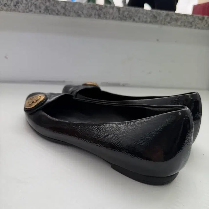 [BUNJANG] Gucci Patent Leather Flat Shoes / 정품) 구찌 블랙 페이턴트 가죽 플랫슈즈 36