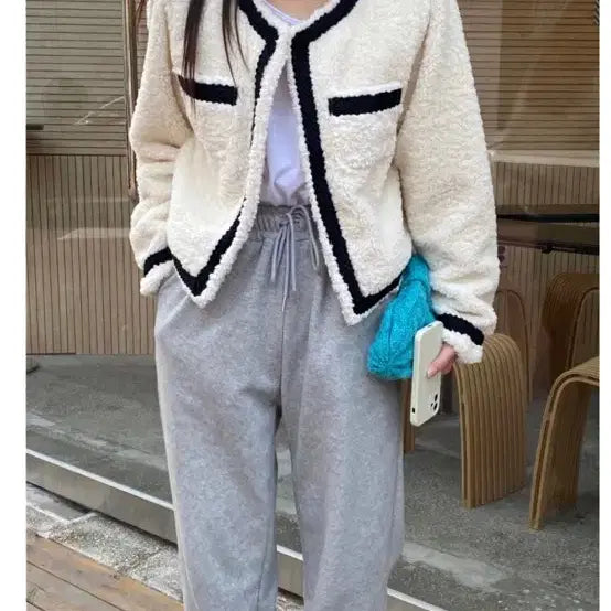 [BUNJANG] In The Mood Ivory Boucle Black Line Jacket / 인더모드 아이보리 부클레 블랙 라인 자켓 | 에이블리 지그재그