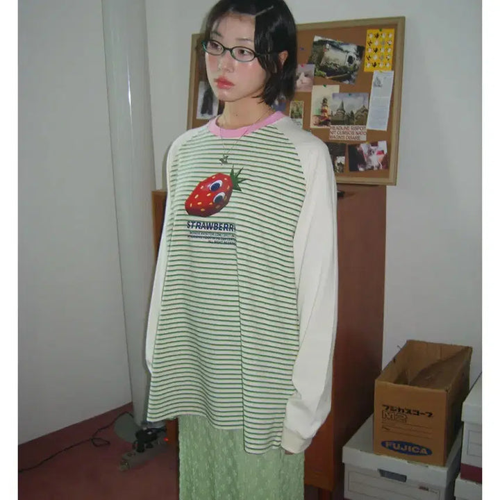 [SOLD OUT] 원더비지터 3D Strawberry Stripe Raglan LS-T