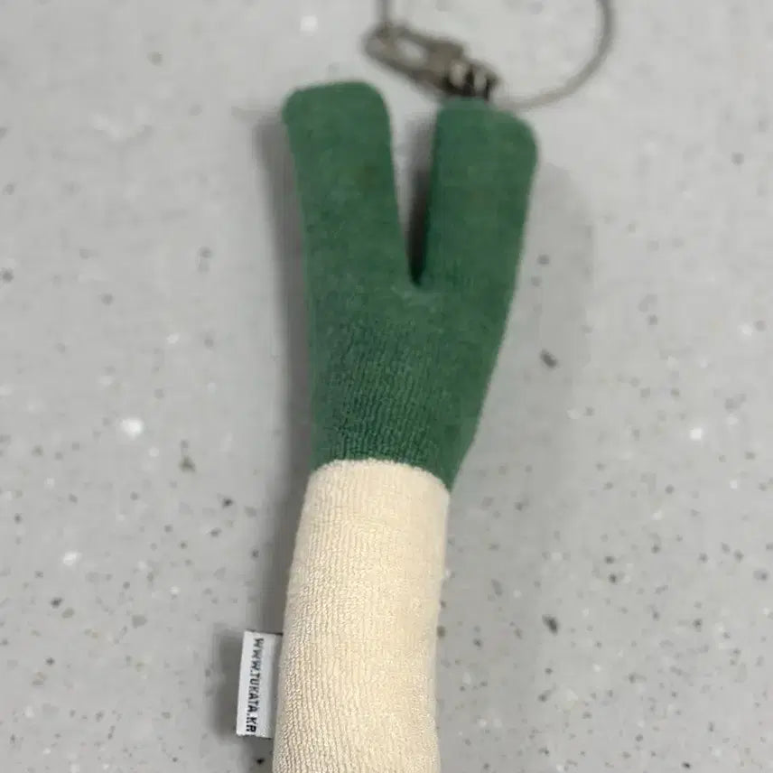 [BUNJANG] Tukata Leek Keyring Doll / TUKATA 뚜까따 대파 키링 인형 야채키링