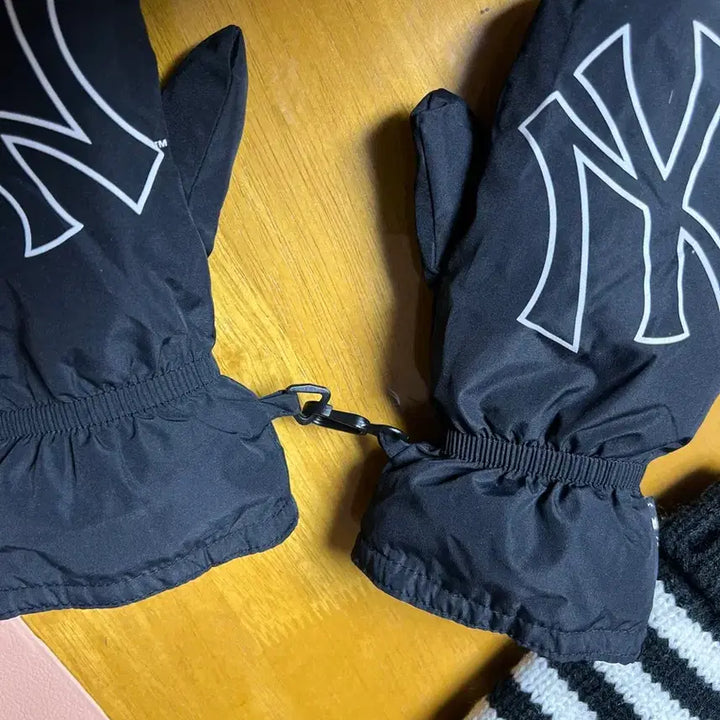 [BUNJANG] MLB Kids Knit Mittens / 유아동 니트 벙어리 장갑 / MLB 벙어리 장갑(5~7세추천)