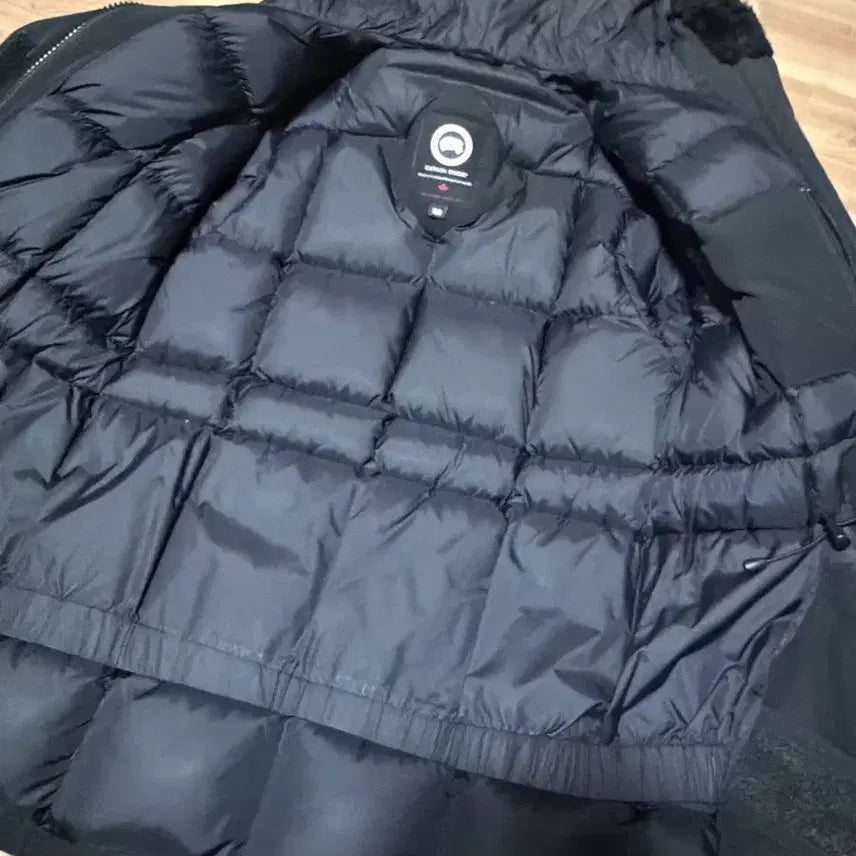 [BUNJANG] Canada Goose Expedition Black M Size Down Jacket / 캐나다구스 익스페디션 패딩