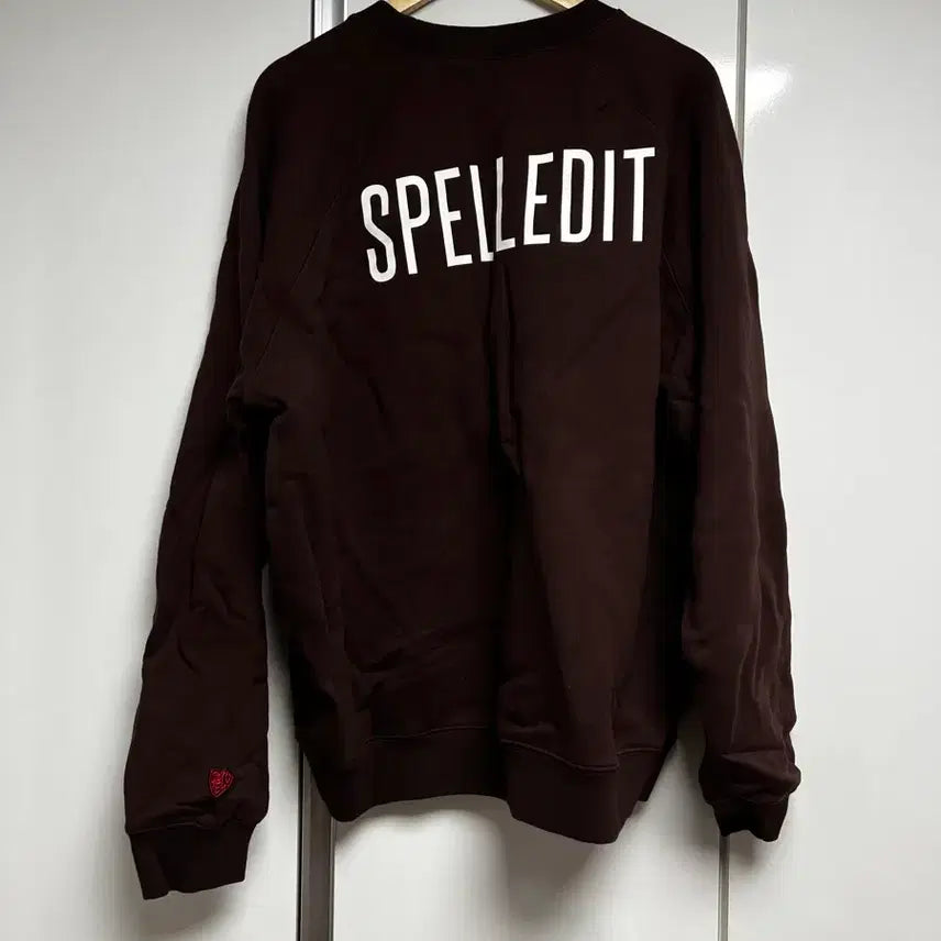 [BUNJANG] SPELLEDIT Brown Logo Crewneck Sweatshirt / SPELLEDIT 브라운 맨투맨 티셔츠