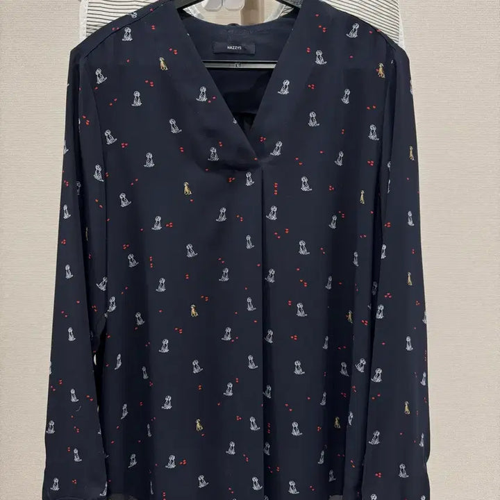 [BUNJANG] Hazzys Navy Blouse / 헤지스 블라우스