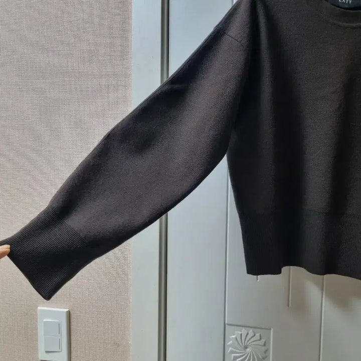 [BUNJANG] Raat Button Panel Knit Top / 래트 버튼 패널 니트 탑