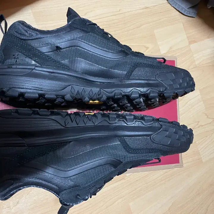 [SOLD OUT] 반스 MTE 크로스패스 XC 고어텍스 블랙아웃 280사이즈