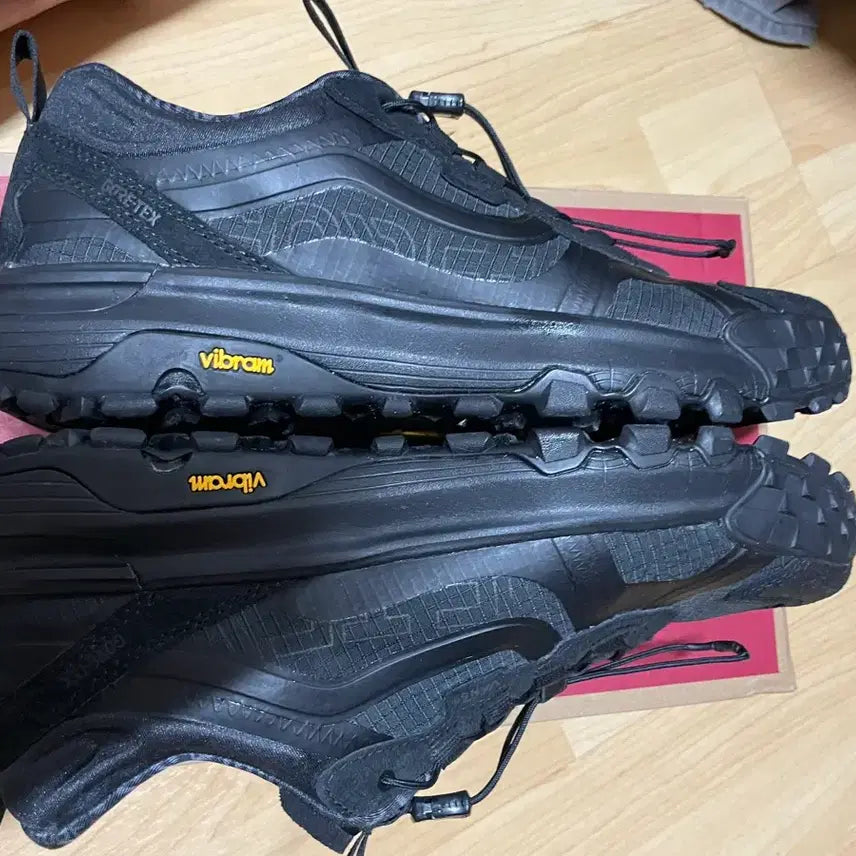 [SOLD OUT] 반스 MTE 크로스패스 XC 고어텍스 블랙아웃 280사이즈