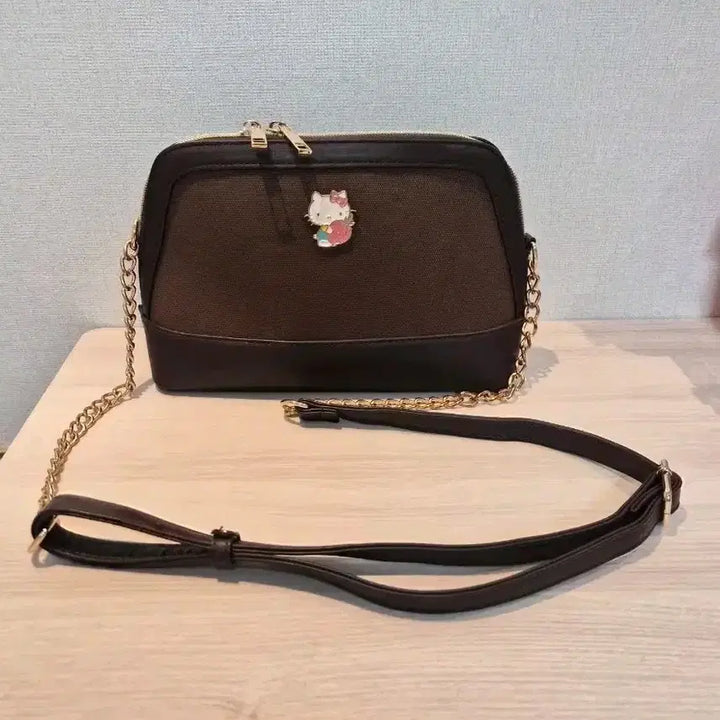 [BUNJANG] Strawberry Kitty Crossbody Bag / (무배)딸기키티 크로스백
