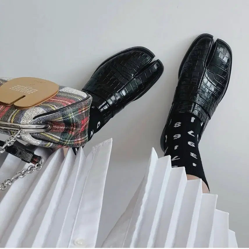 [BUNJANG] Maison Margiela Tabi Croc-Embossed Loafers (Size 36) / 마르지엘라 타비 로퍼 크로커 패턴 36사이즈