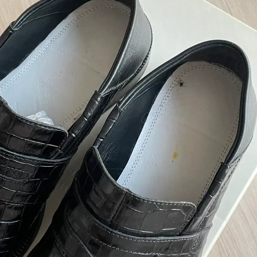 [BUNJANG] Maison Margiela Tabi Croc-Embossed Loafers (Size 36) / 마르지엘라 타비 로퍼 크로커 패턴 36사이즈