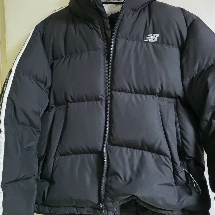 [BUNJANG] New Balance Hooded Padded Jacket Black / 뉴발란스 후드 패딩 블랙