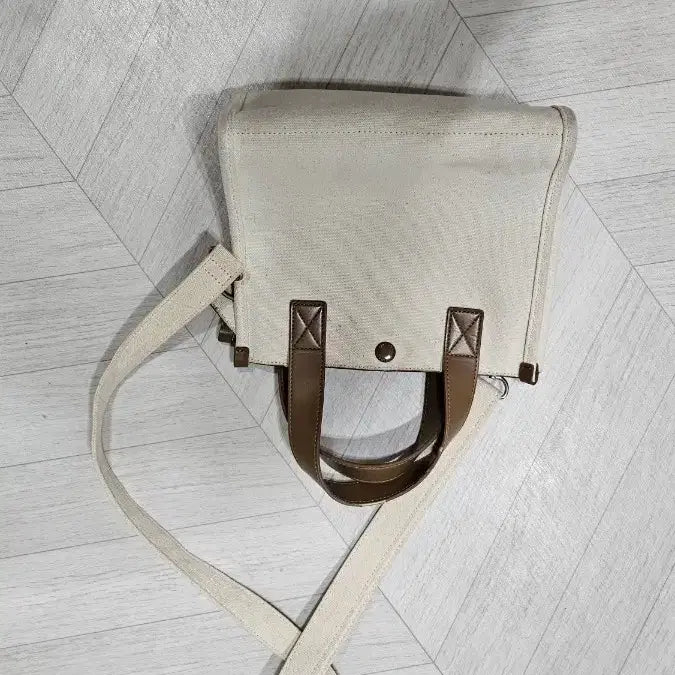 [BUNJANG] Kangol Cross Bag / 캉골 크로스백