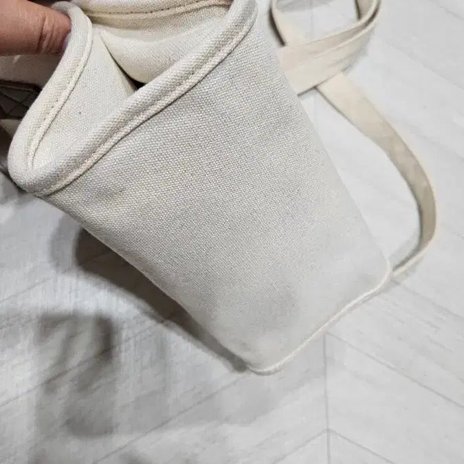 [BUNJANG] Kangol Cross Bag / 캉골 크로스백