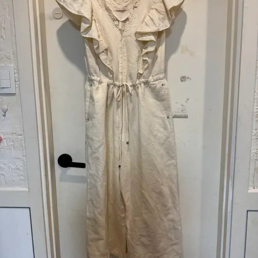 [BUNJANG] Jull Log Ivory Frill Jumpsuit / 25ss jull log 줄로그 프릴 점프수트 아이보리