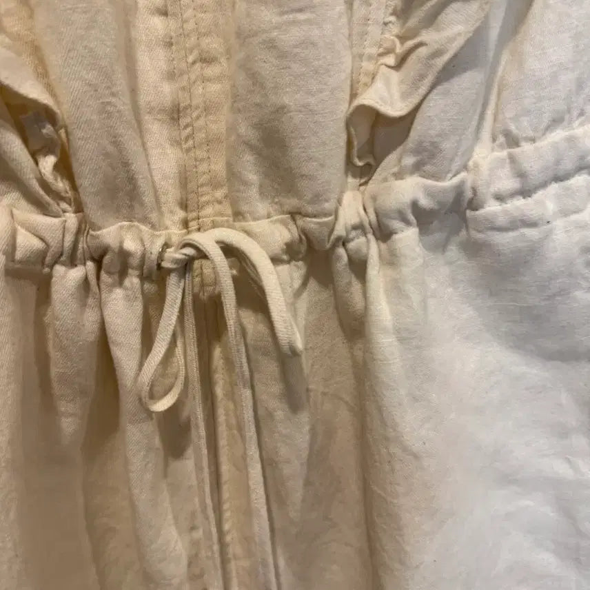 [BUNJANG] Jull Log Ivory Frill Jumpsuit / 25ss jull log 줄로그 프릴 점프수트 아이보리