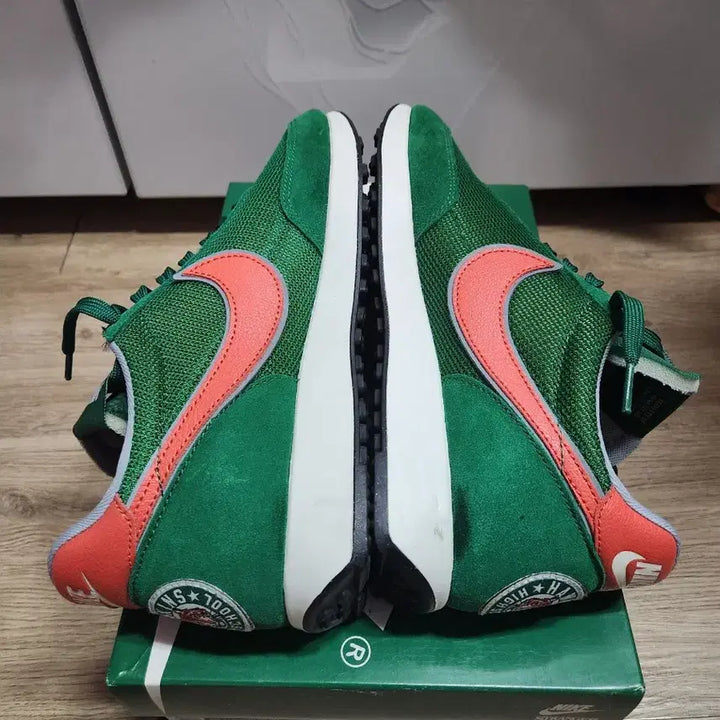 [BUNJANG] Nike x Stranger Things Tailwind 79 Green Hawkins Sneakers / 나이키 x 기묘한 이야기 테일윈드 79 그린 호킨스 255
