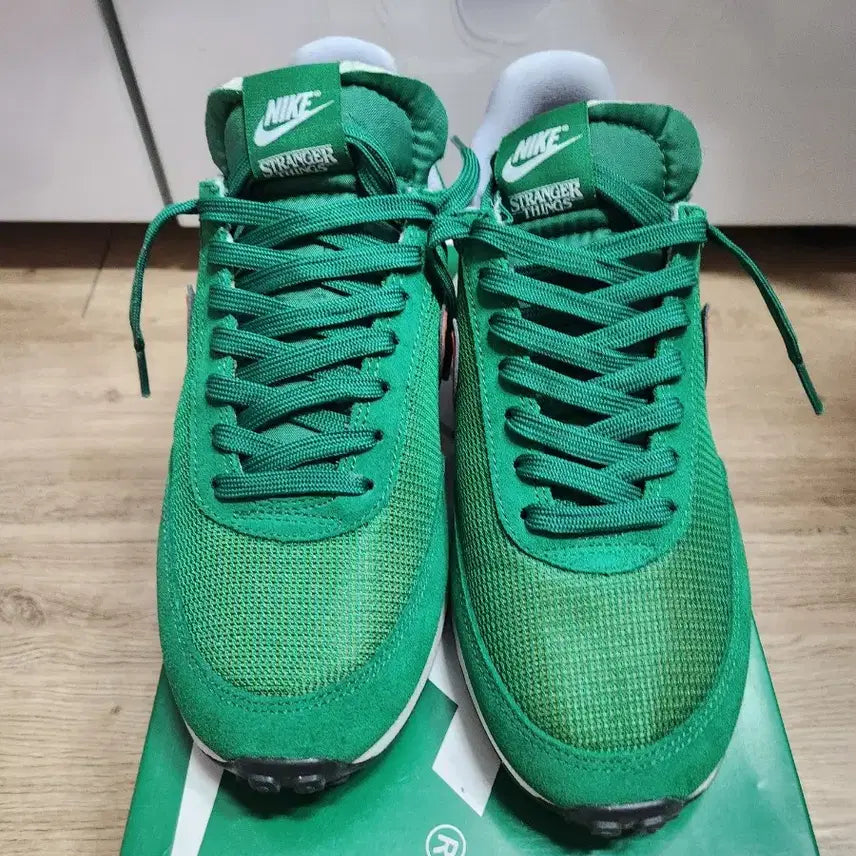 [BUNJANG] Nike x Stranger Things Tailwind 79 Green Hawkins Sneakers / 나이키 x 기묘한 이야기 테일윈드 79 그린 호킨스 255
