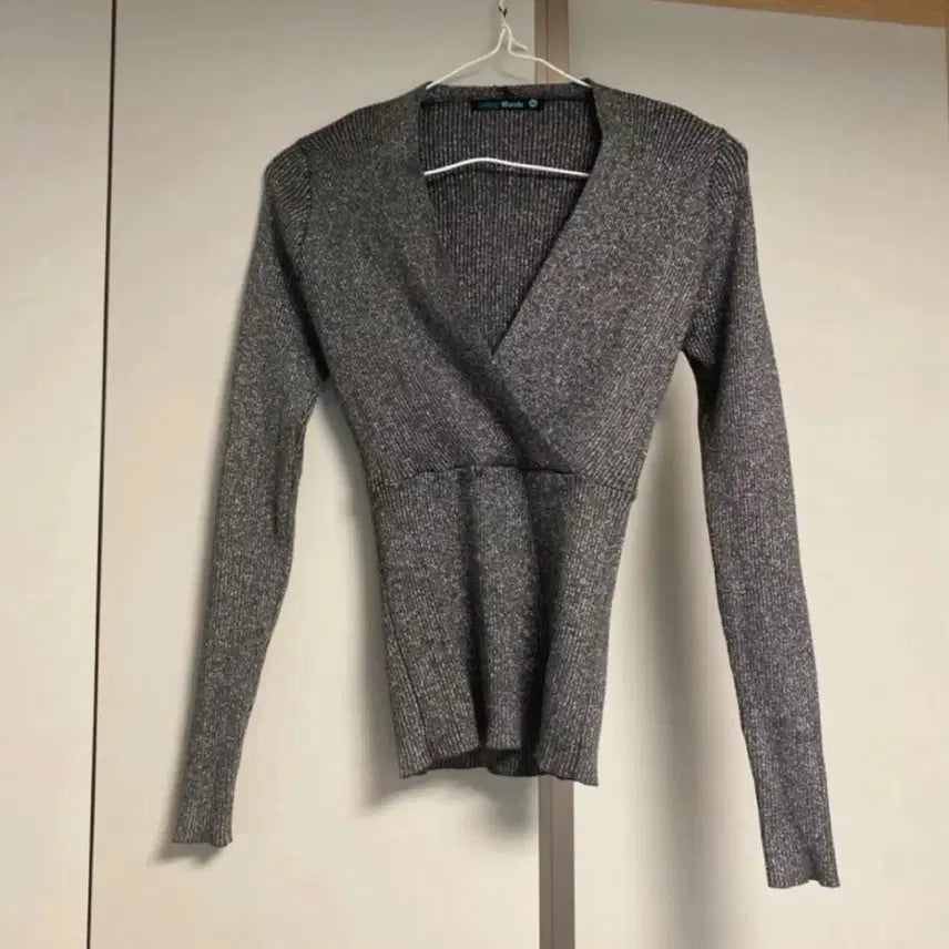 [BUNJANG] BeFree Slim Fit Glitter Knit Top / 비프리 수입 브랜드 반짝이 슬림핏 니트 티 445566 사이즈 정도