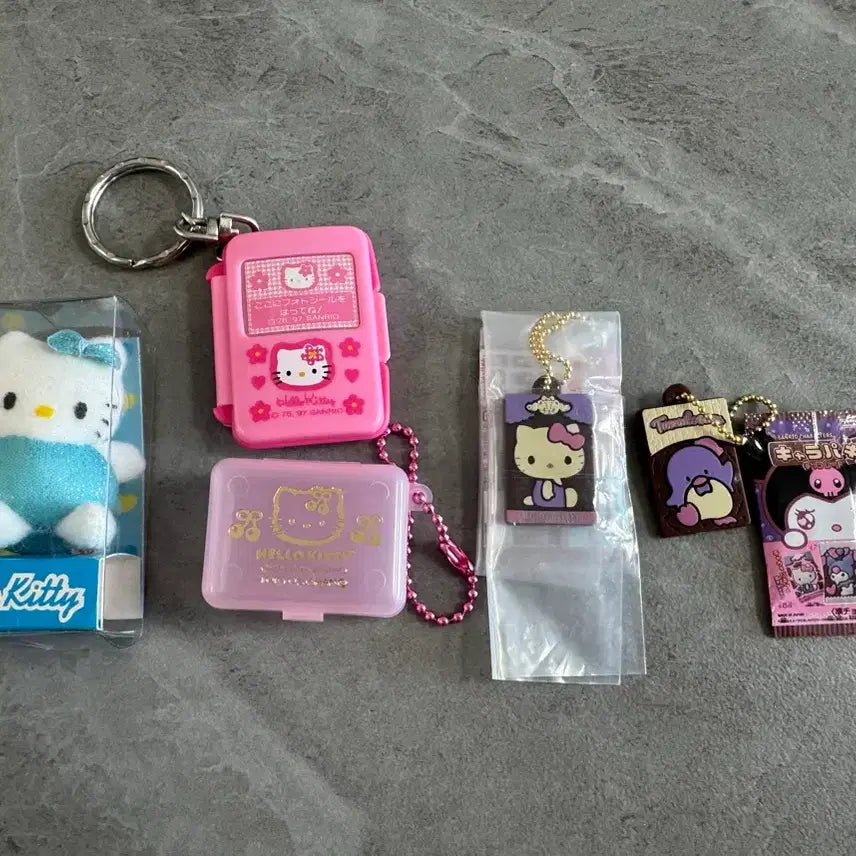 [BUNJANG] Sanrio Classic Hello Kitty Keyring and Strap Bundle Set / 산리오 고전 키티 희귀 레어 키링 스트랩 일괄