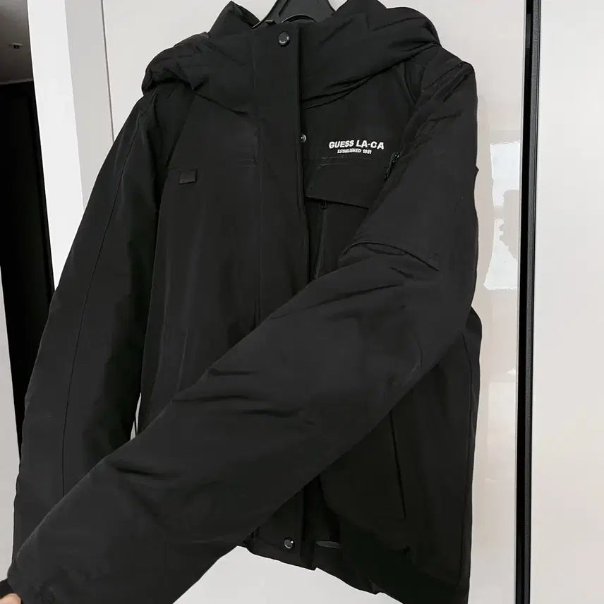 [BUNJANG] Guess Black Hooded Padded Jumper / 게스 블랙 후드 패딩 점퍼 (무료배송)