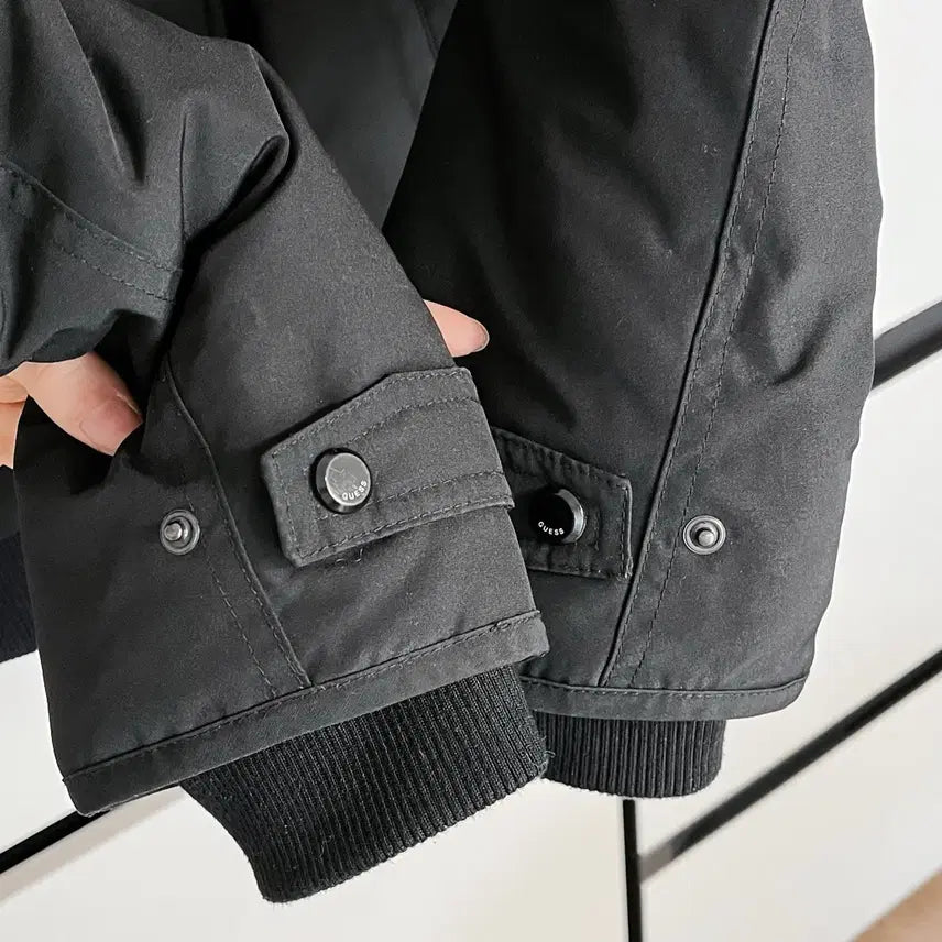 [BUNJANG] Guess Black Hooded Padded Jumper / 게스 블랙 후드 패딩 점퍼 (무료배송)