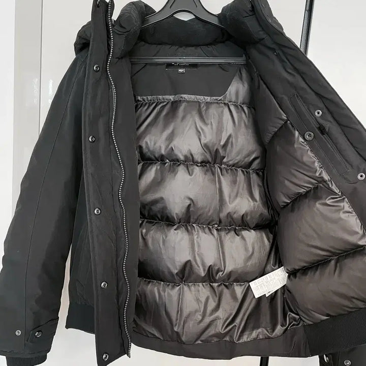 [BUNJANG] Guess Black Hooded Padded Jumper / 게스 블랙 후드 패딩 점퍼 (무료배송)