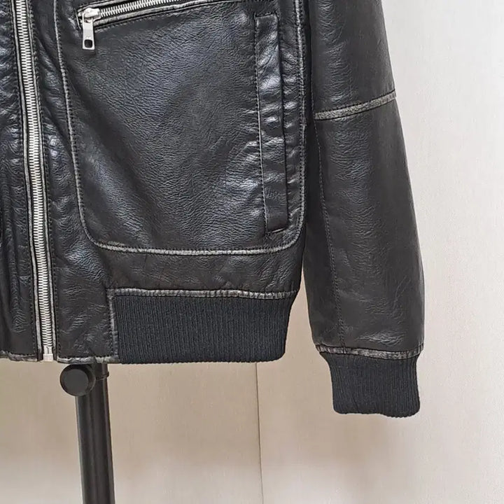 [BUNJANG] ZARA Vegan Leather Bomber Jacket / (무배)자라 비건레더 항공 자켓