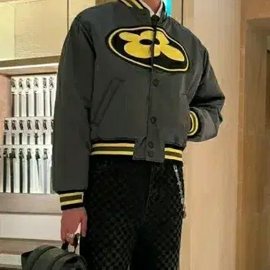 [BUNJANG] Louis Vuitton Pharrell VIC Varsity Jacket / (110) 루이비통 퍼렐 VIC 바시티 블루종 자켓 한정판 새상품급