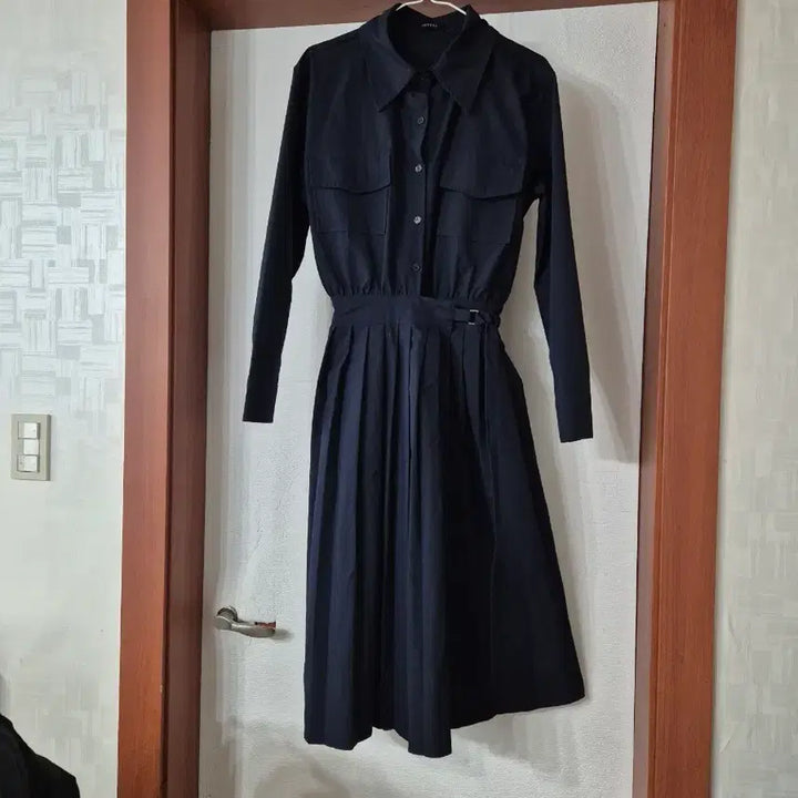 [BUNJANG] 가격인하~INVES 블랙 셔츠 플리츠 롱 원피스 / 가격인하~INVES 블랙 셔츠 플리츠 롱 원피스