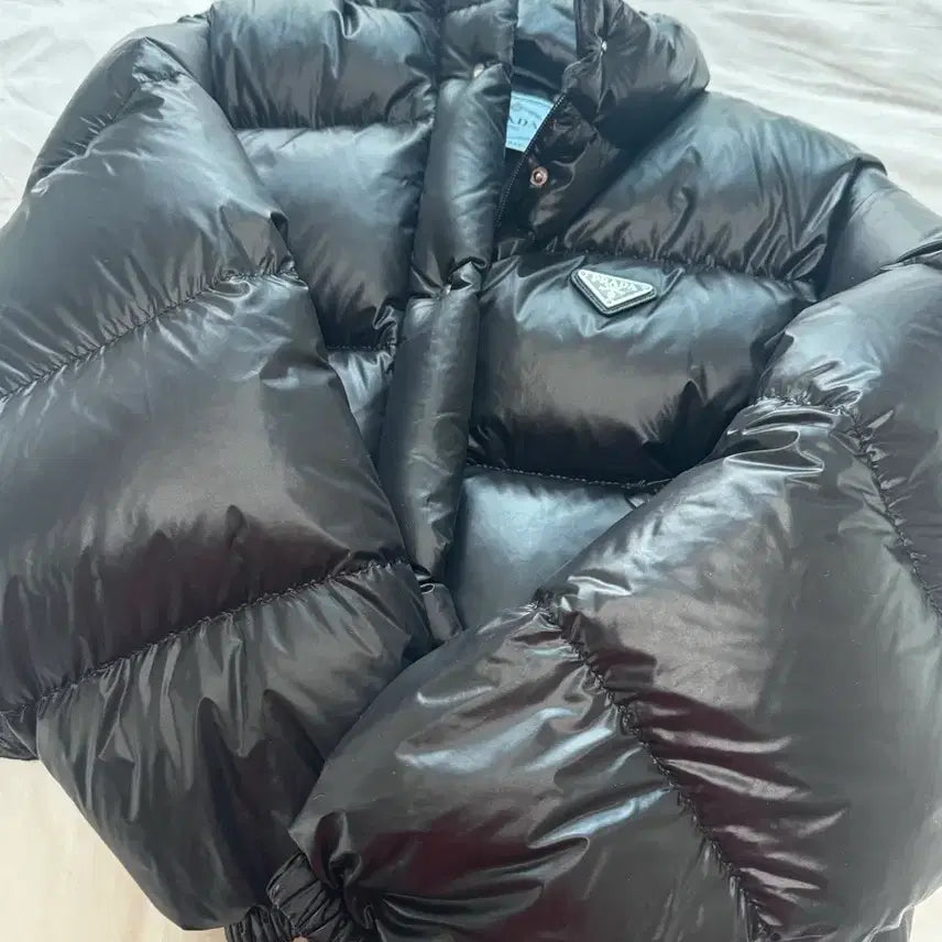 [BUNJANG] Prada Re-Nylon Cropped Padded Jacket / 프라다 리나일론 크롭 패딩