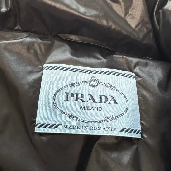 [BUNJANG] Prada Re-Nylon Cropped Padded Jacket / 프라다 리나일론 크롭 패딩