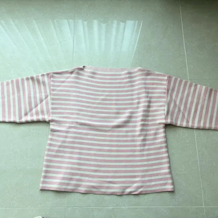 [BUNJANG] Biffishop Romantic Stripe Sweatshirt / 비피샵 로맨틱 스트라이프 스웻셔츠