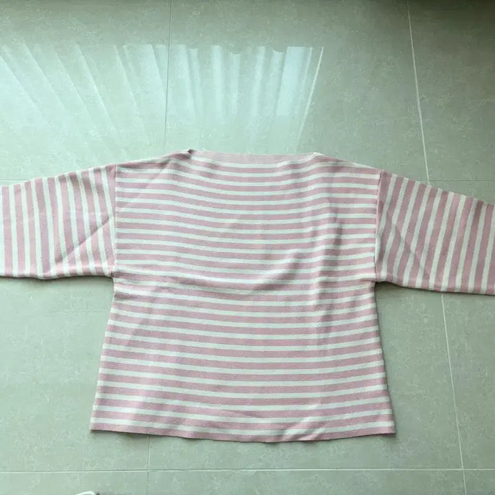 [BUNJANG] Biffishop Romantic Stripe Sweatshirt / 비피샵 로맨틱 스트라이프 스웻셔츠