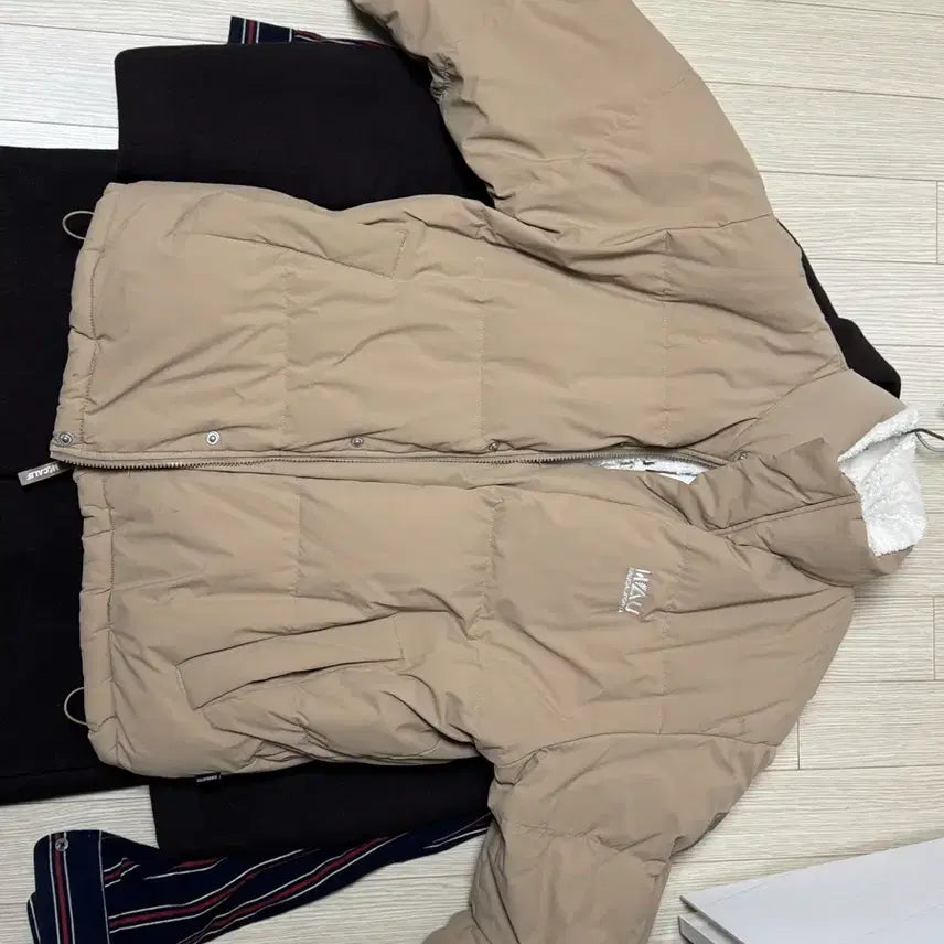 [BUNJANG] WAU Beige Short Padded Jacket / WAU 숏패딩 베이지색