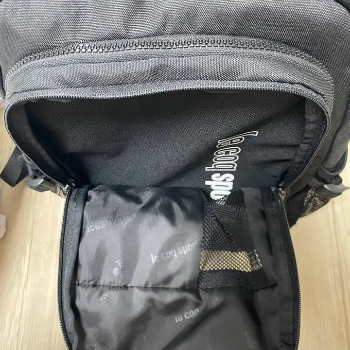 [BUNJANG] Le Coq Sportif Black Convertible Backpack / 르꼬끄 블랙 백팩