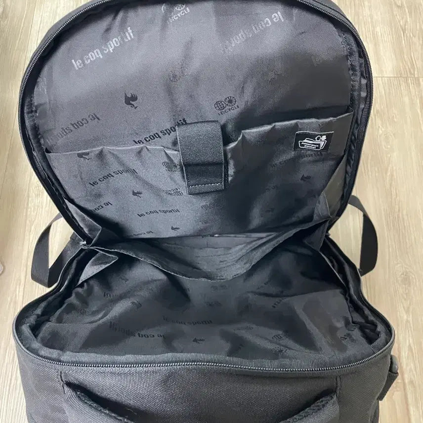 [BUNJANG] Le Coq Sportif Black Convertible Backpack / 르꼬끄 블랙 백팩