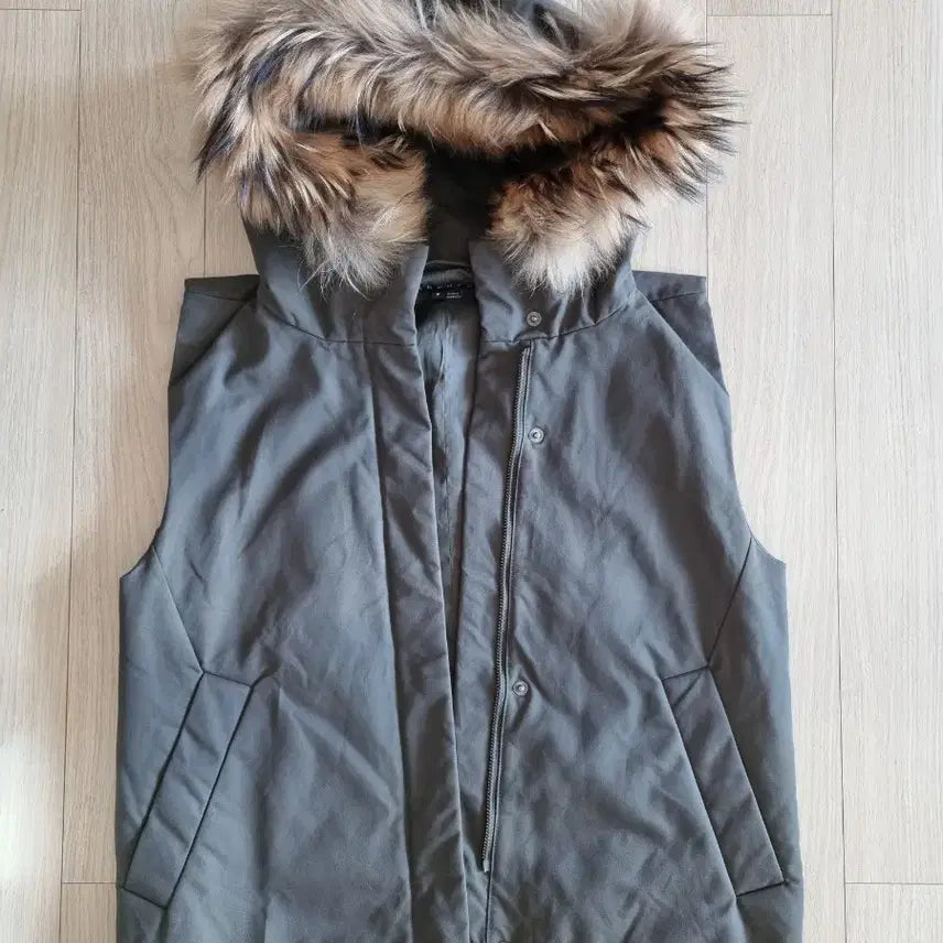 [BUNJANG] Theory Hooded Fur Vest / 정품 띠어리 후드 퍼 베스트