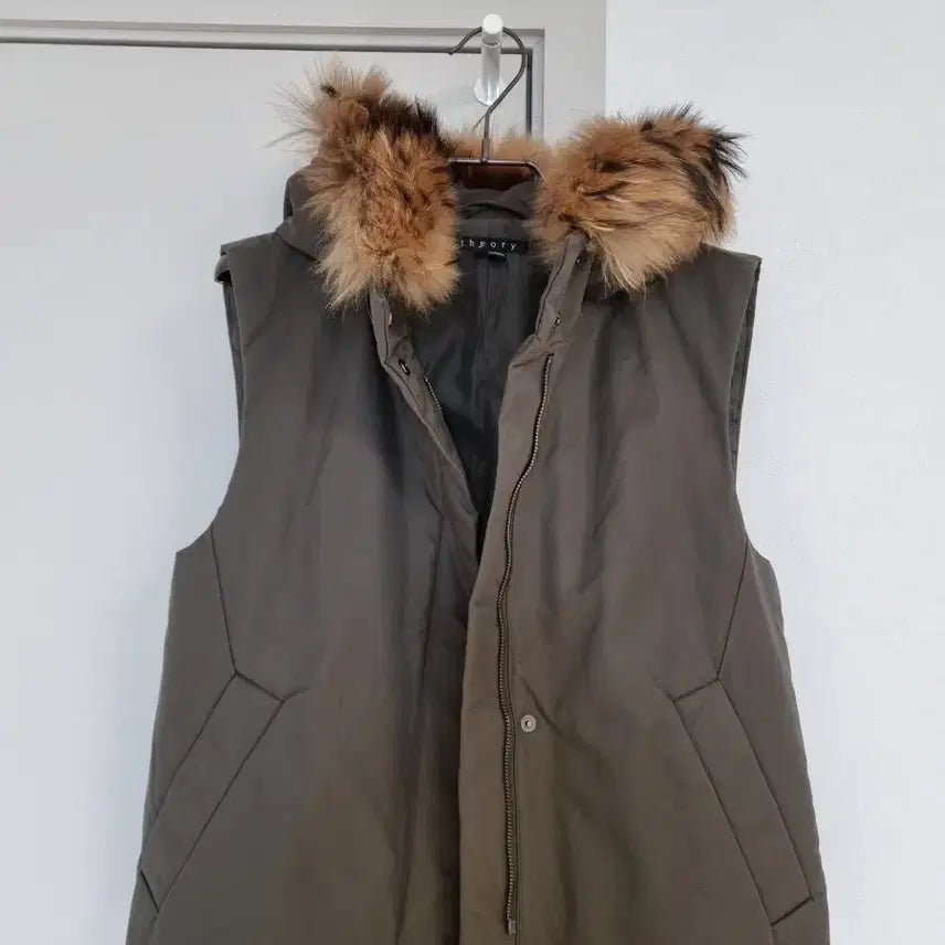 [BUNJANG] Theory Hooded Fur Vest / 정품 띠어리 후드 퍼 베스트